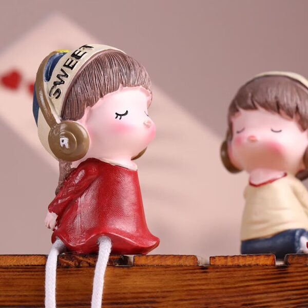 Loving Couple Showpiece